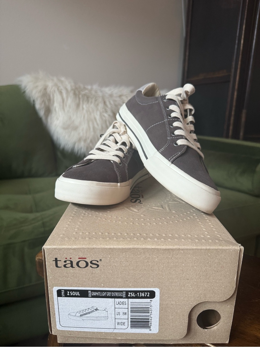 Taos Footwear Z-Soul Graphite Gray Sneakers with Cream Laces